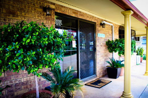 Clermont Country Motor Inn - Accommodation Port Macquarie 1