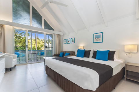 By The Sea Port Douglas - Accommodation Port Macquarie 9