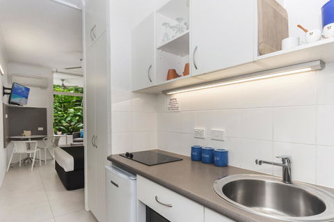 By The Sea Port Douglas - Accommodation Port Macquarie 13