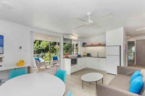 By The Sea Port Douglas - Accommodation Port Macquarie 8