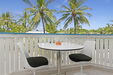 By The Sea Port Douglas - Accommodation Port Macquarie 18