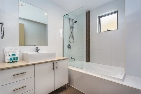 Redvue Holiday Apartments - Accommodation Port Macquarie 12