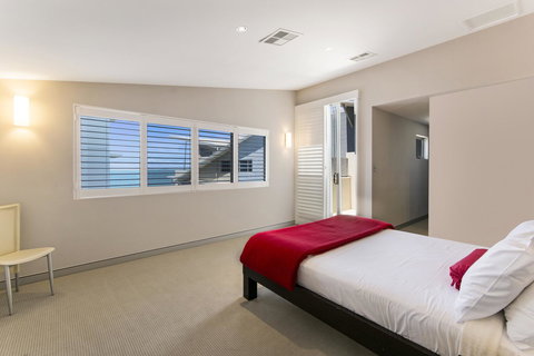 Redvue Holiday Apartments - Accommodation Port Macquarie 21