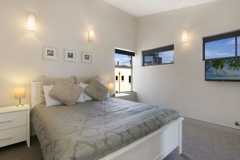 Redvue Holiday Apartments - Accommodation Port Macquarie 32