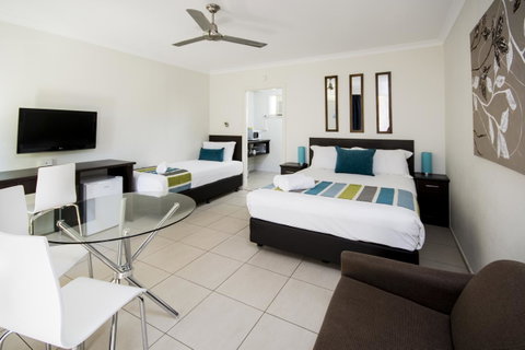 The Beach Motel Hervey Bay - Accommodation Port Macquarie 4