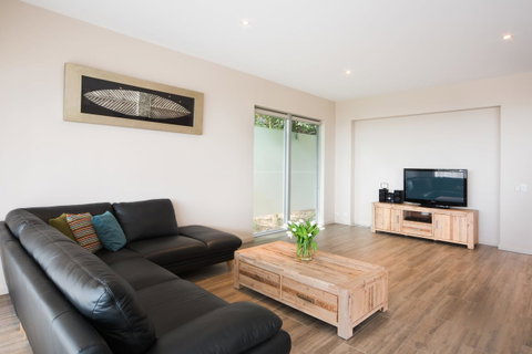 Whitsunday Reflections - Accommodation Port Macquarie 9