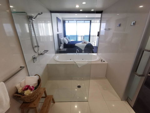 Circle Luxury Holidays - Accommodation Port Macquarie 11