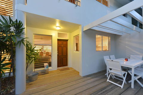 [ ANDY'S BEACH HOUSE ] - Accommodation Port Macquarie 7