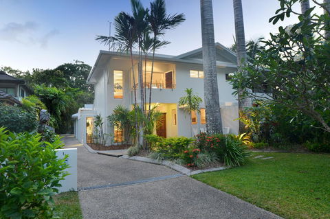 [ ANDY'S BEACH HOUSE ] - Accommodation Port Macquarie 4