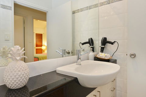 [ ANDY'S BEACH HOUSE ] - Accommodation Port Macquarie 28