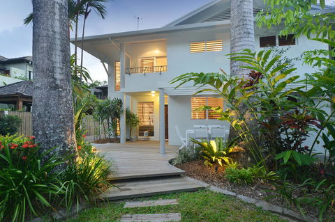 [ ANDY'S BEACH HOUSE ] - Accommodation Port Macquarie 9