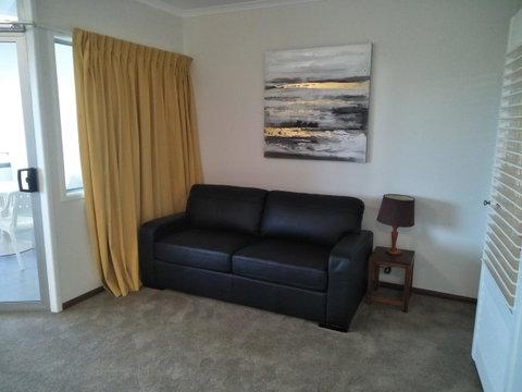 Airlie Seaview Apartments - Accommodation Port Macquarie 14