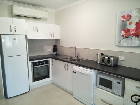 Airlie Seaview Apartments - Accommodation Port Macquarie 13