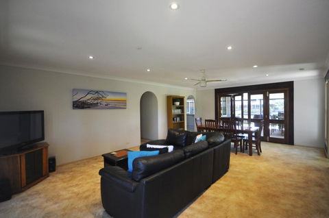 Bribie Island Canal Holiday Destination! - Accommodation Port Macquarie 3
