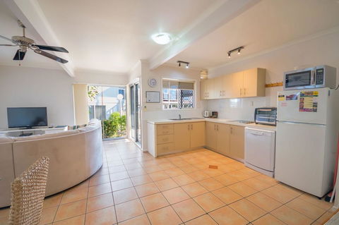 Airlie Apartments - Accommodation Port Macquarie 12