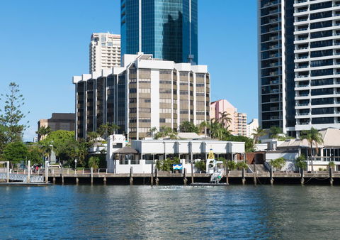 Tiki Hotel Apartments Surfers Paradise - Accommodation Port Macquarie 4