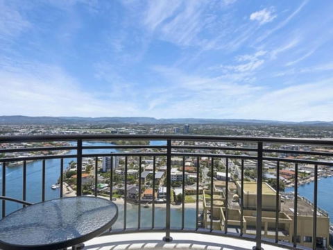 Beach Stay - Ocean & Riverview Resort Chevron Renaissance Central Surfers Paradise - Accommodation Port Macquarie 14