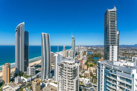 Beach Stay - Ocean & Riverview Resort Chevron Renaissance Central Surfers Paradise - Accommodation Port Macquarie 23