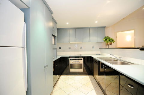 Oasis At Palm Cove - Accommodation Port Macquarie 9