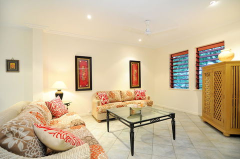 Oasis At Palm Cove - Accommodation Port Macquarie 17