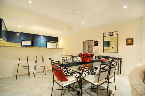 Oasis At Palm Cove - Accommodation Port Macquarie 19