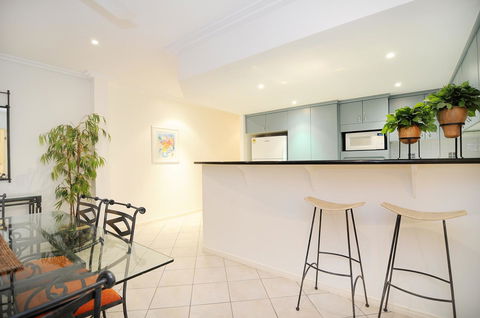 Oasis At Palm Cove - Accommodation Port Macquarie 10