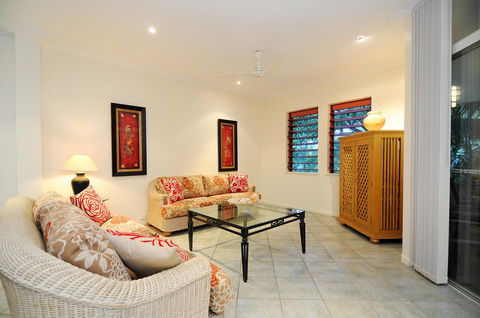 Oasis At Palm Cove - Accommodation Port Macquarie 1