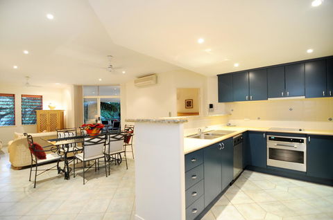 Oasis At Palm Cove - Accommodation Port Macquarie 12