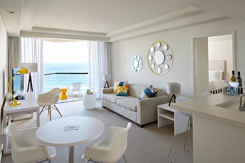 QT Gold Coast - Accommodation Port Macquarie 7