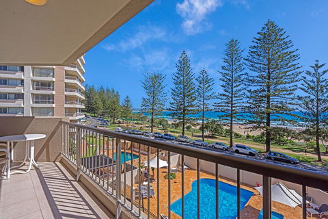 Columbia Beachfront Apartments On Rainbow Bay - Accommodation Port Macquarie 6