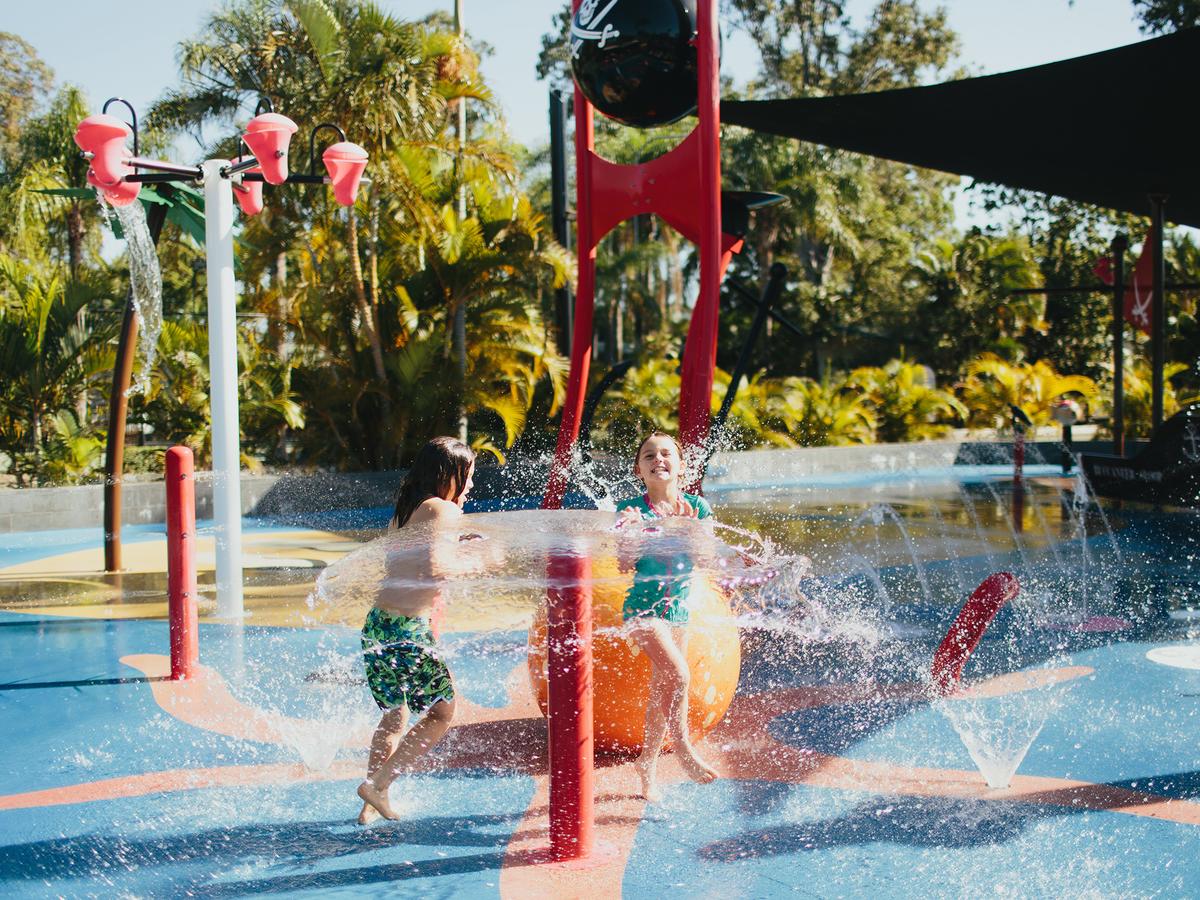 South Stradbroke Island QLD Accommodation Port Macquarie