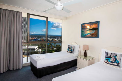 Seacrest Beachfront Apartments Surfers Paradise - Accommodation Port Macquarie 18