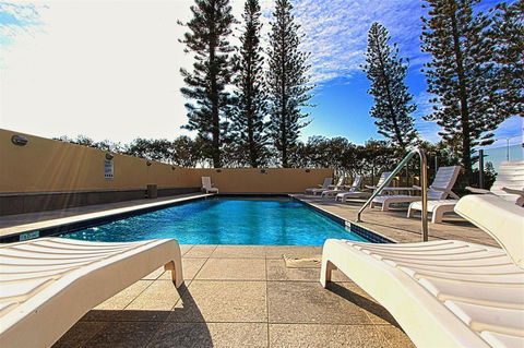 Seacrest Beachfront Apartments Surfers Paradise - Accommodation Port Macquarie 5