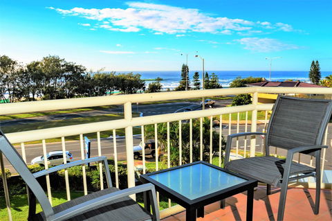Seacrest Beachfront Apartments Surfers Paradise - Accommodation Port Macquarie 36