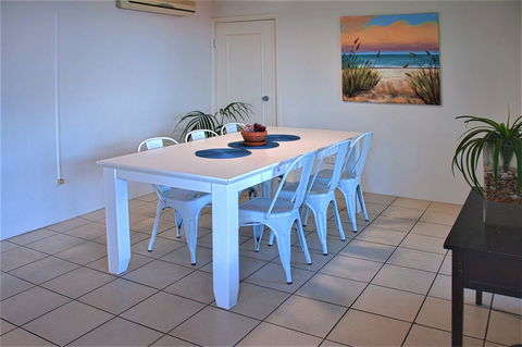 Seacrest Beachfront Apartments Surfers Paradise - Accommodation Port Macquarie 34