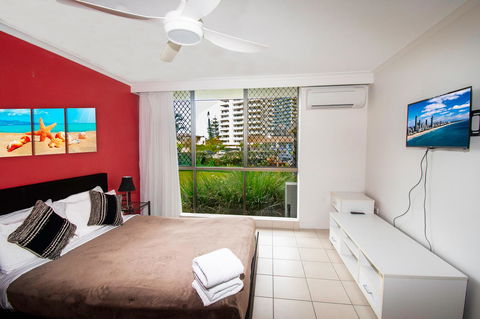 Seacrest Beachfront Apartments Surfers Paradise - Accommodation Port Macquarie 8