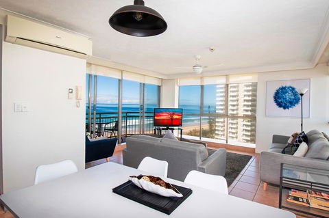 Seacrest Beachfront Apartments Surfers Paradise - Accommodation Port Macquarie 21