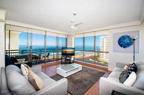 Seacrest Beachfront Apartments Surfers Paradise - Accommodation Port Macquarie 2