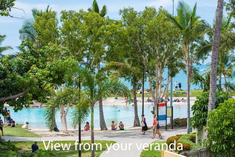 Montipora Unit 3 - In The Heart Of Airlie, Wi-fi And Netflix - Accommodation Port Macquarie 0