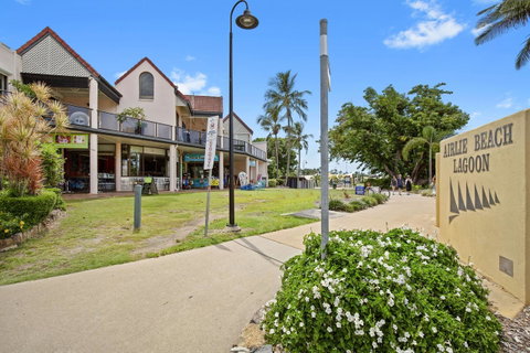 Montipora Unit 3 - In The Heart Of Airlie, Wi-fi And Netflix - Accommodation Port Macquarie 11