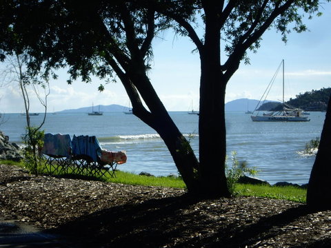 Montipora Unit 3 - In The Heart Of Airlie, Wi-fi And Netflix - Accommodation Port Macquarie 17