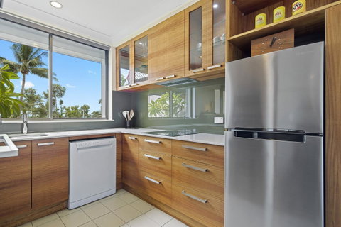 Montipora Unit 3 - In The Heart Of Airlie, Wi-fi And Netflix - Accommodation Port Macquarie 5