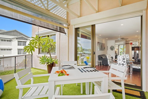 Montipora Unit 3 - In The Heart Of Airlie, Wi-fi And Netflix - Accommodation Port Macquarie 1