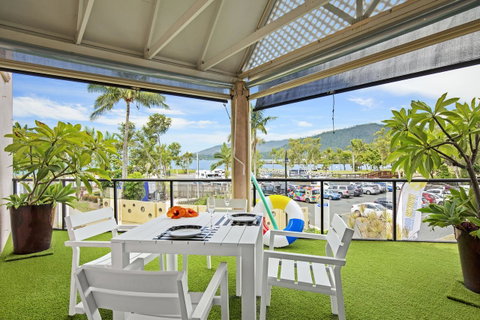 Montipora Unit 3 - In The Heart Of Airlie, Wi-fi And Netflix - Accommodation Port Macquarie 10