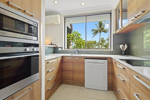 Montipora Unit 3 - In The Heart Of Airlie, Wi-fi And Netflix - Accommodation Port Macquarie 4