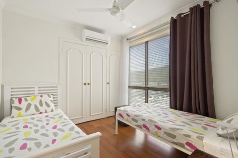 Montipora Unit 3 - In The Heart Of Airlie, Wi-fi And Netflix - Accommodation Port Macquarie 7