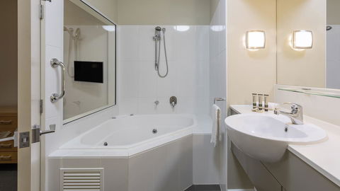 Oaks Hervey Bay Resort And Spa - Accommodation Port Macquarie 11