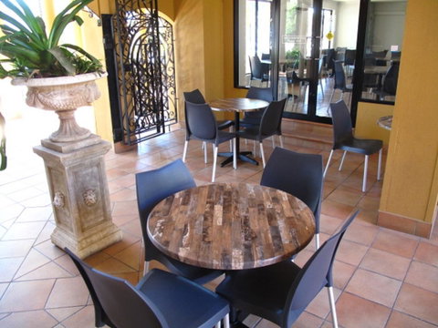 Palm Royale Cairns - Accommodation Port Macquarie 12