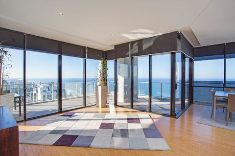 Mantra Circle On Cavill - Accommodation Port Macquarie 1