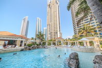 Towers of Chevron - Private Apartment